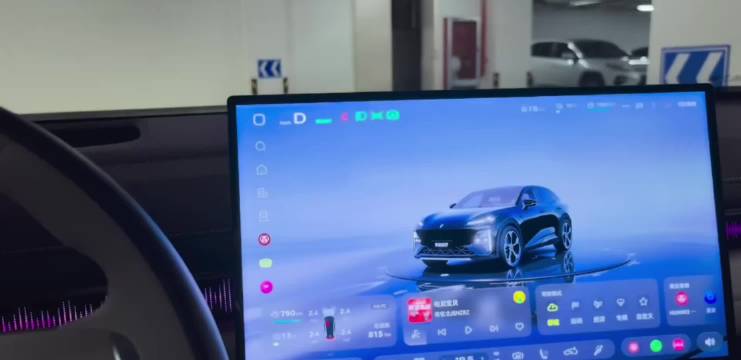 深蓝S07搭载华为乾崑ADS实现自动泊车