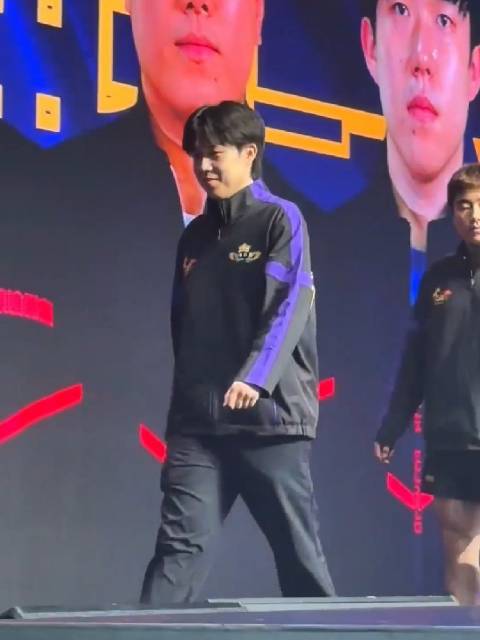 头头：八年了她做什么都是对的 王楚钦