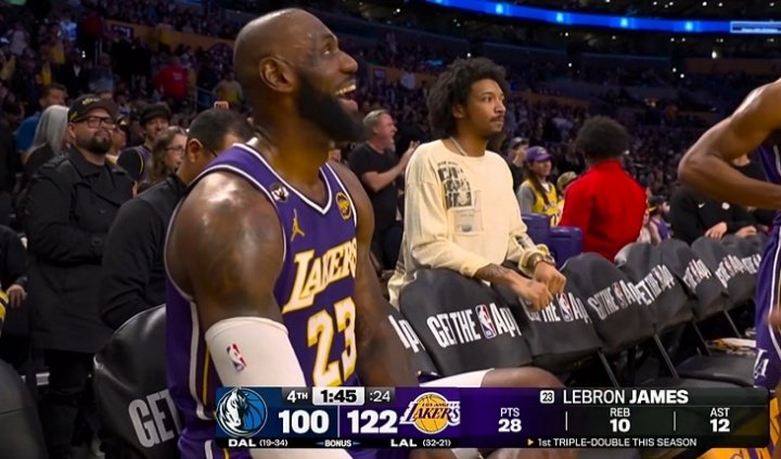 詹姆斯41岁砍28分三双创NBA最年长纪录
