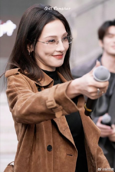 彭小苒在浪姐6节目录制期间克服了哪些困难和挑战？