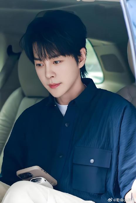 公众和粉丝对于徐海乔“满40减20”的冻龄状态有哪些主要看法和讨论？