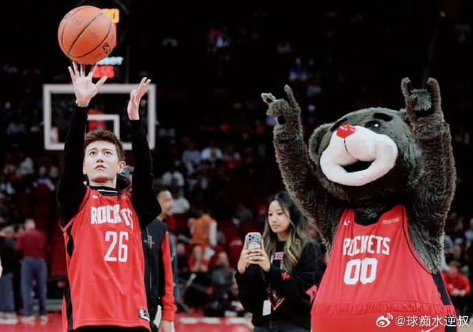 NBA官方对任嘉伦此次的表演和活动有何评价？