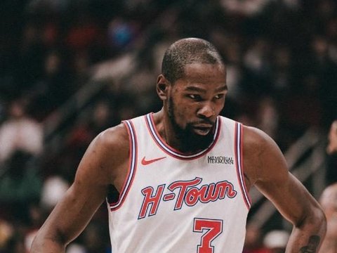 弗拉格34+12+5完胜杜兰特，申京20中6阿门准三双，火箭险胜独行侠