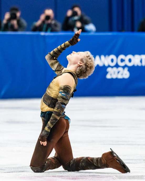 米兰冬奥会花样滑冰男单自由滑的金牌最终由谁获得？