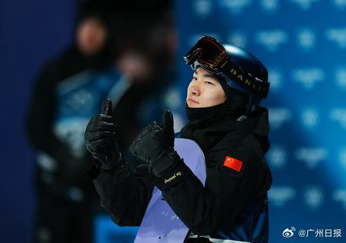 苏翊鸣卫冕压力下夺铜集齐冬奥金银铜牌