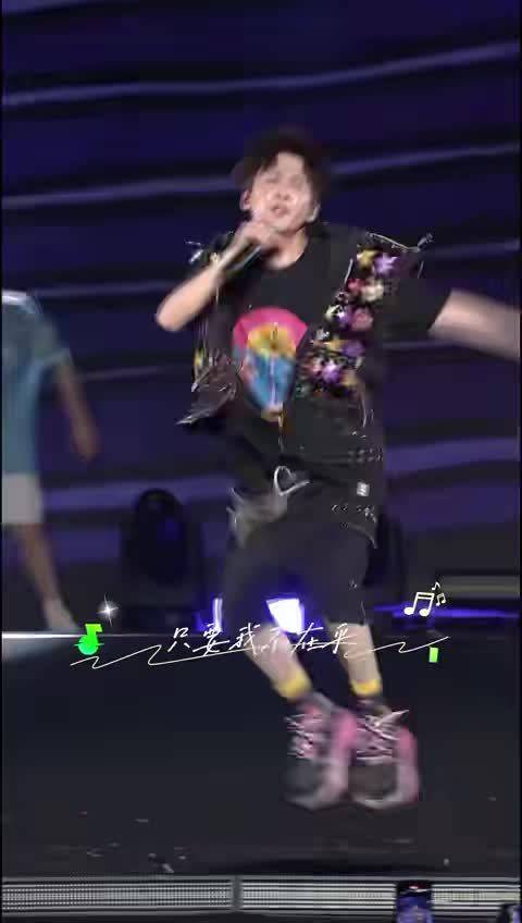 大张伟喜综发布会金句频出,节目组赞其一人顶俩