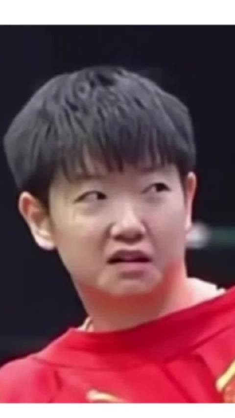 王楚钦赛场表现引热议，时而强势时而幽默