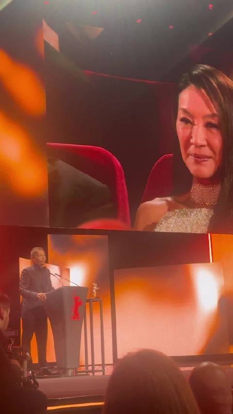 杨紫琼成为亚洲首位获得柏林电影节终身成就荣誉金熊奖的演员