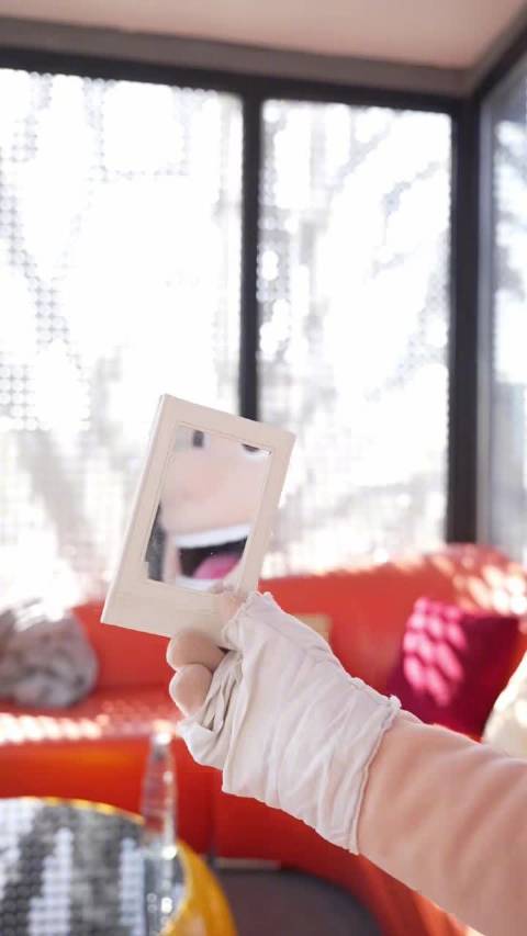 光头强新发型亮相，随身带镜随时炫耀