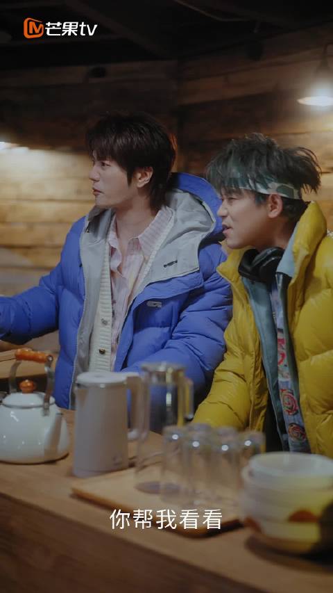 0713男团跨界短剧《爷爷今年十八岁》上线，融合商战穿越喜剧亲情元素