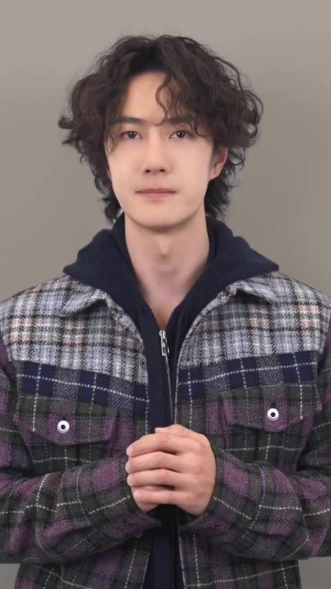 好帅啊！截图了哈哈哈！