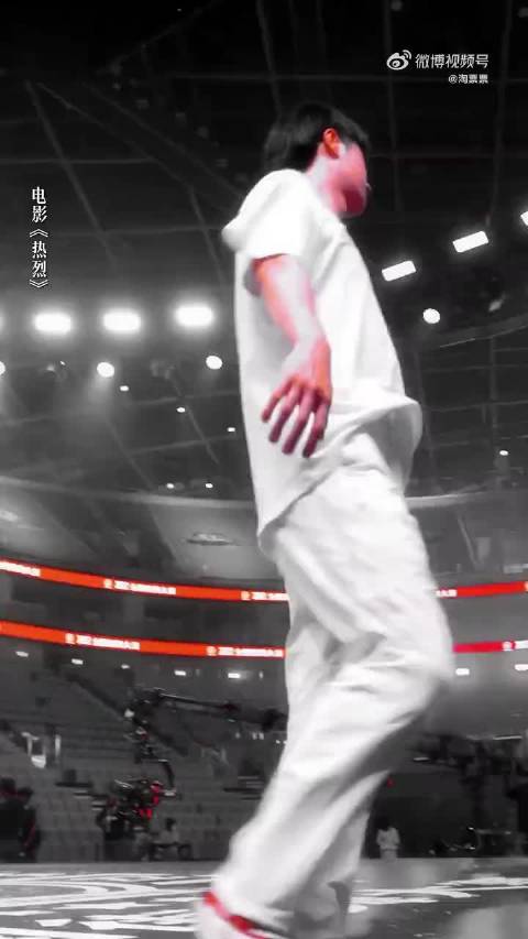 王一博被赞全能艺人，粉丝深情告白