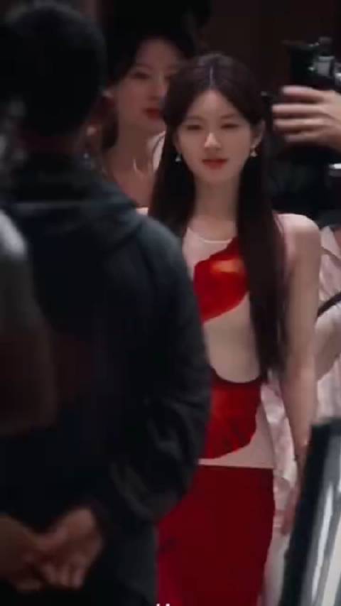 赵露思新剧许我耀眼开播，粉丝深情告白