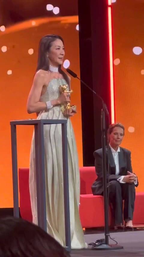 杨紫琼获柏林电影节终身成就奖，称将视作休止符继续前行