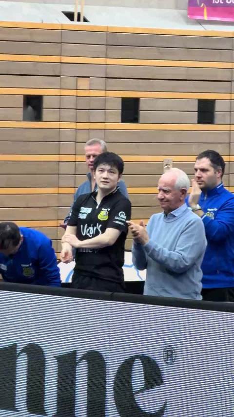 樊振东欧冠对阵亨尼邦，冲击四强席位