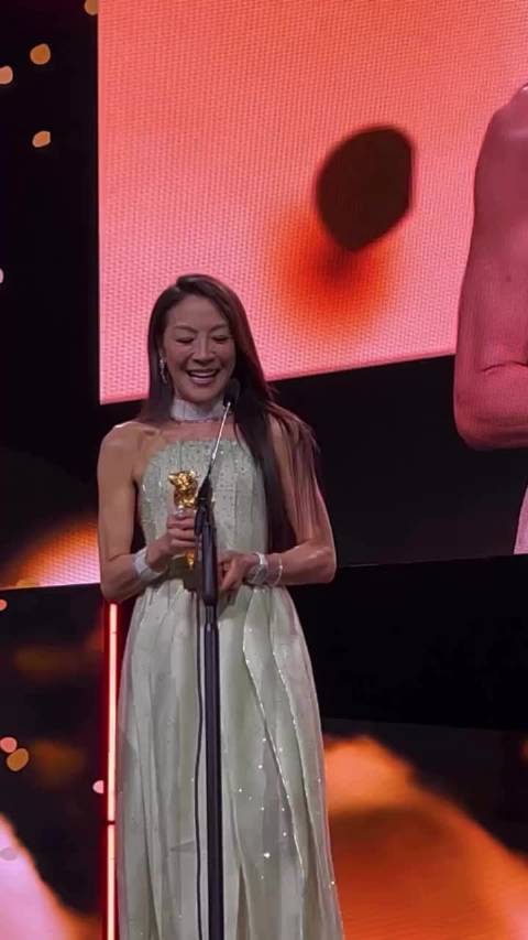 杨紫琼获终身成就金熊奖致辞柏林电影节