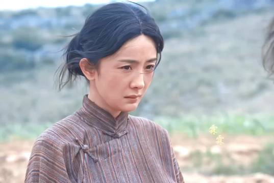 封大脚被露露喜欢纠缠，婆婆和大脚的做法，简直给满绣绣安全感~ 杨幂‖欧豪