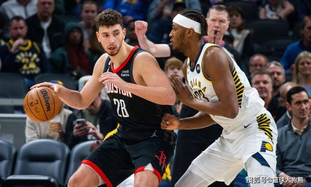 火箭队又伤1人!内线核心小腿被撞,带伤出战,仍砍16963盖帽_申京_比赛_战绩