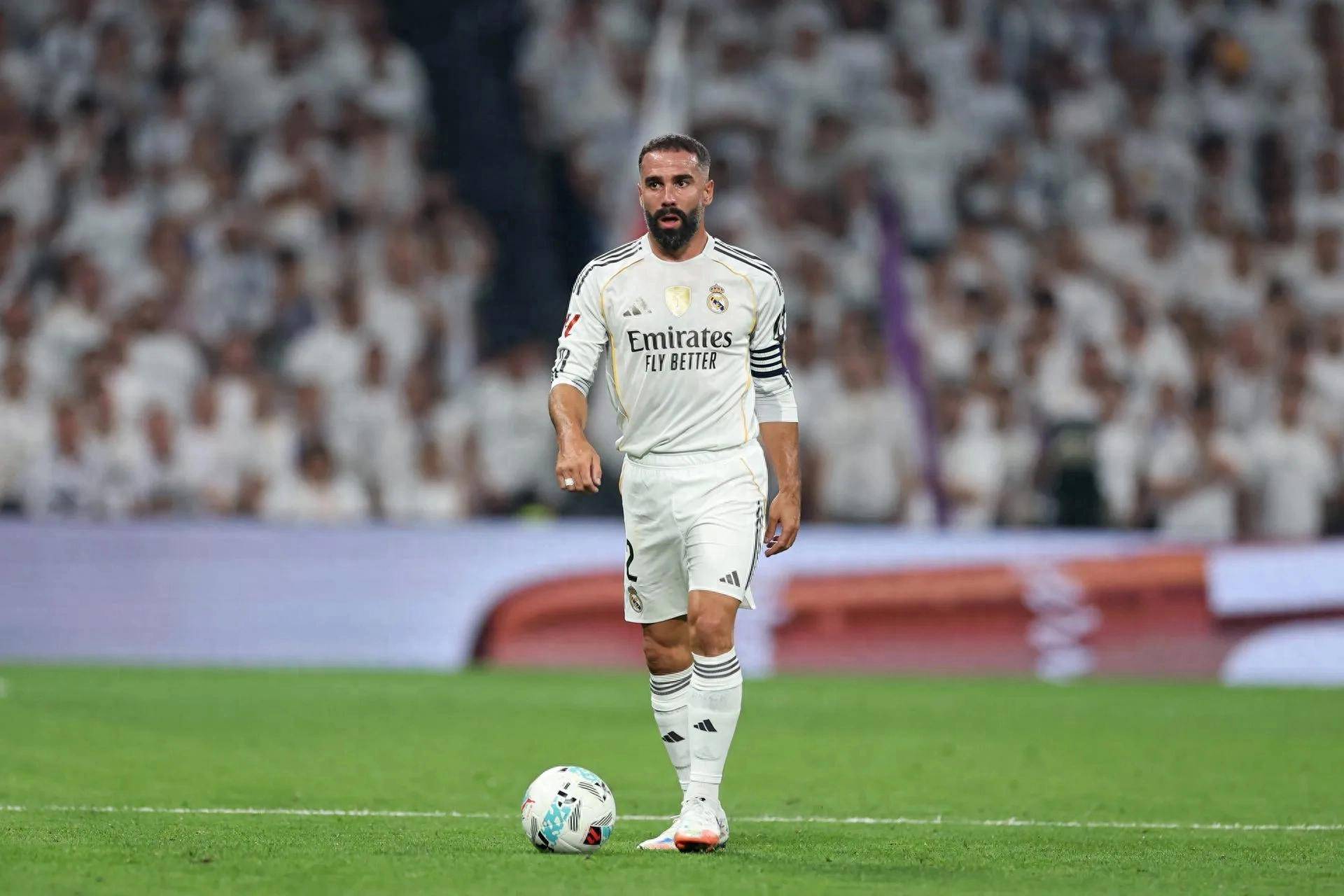 巴尔韦德客串右路,卡瓦哈尔已经失宠