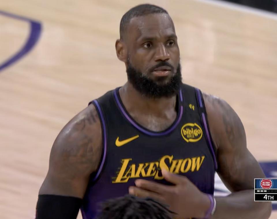 詹姆斯28+11+11:120次三双里程碑历史第5 丢压哨绝平三分