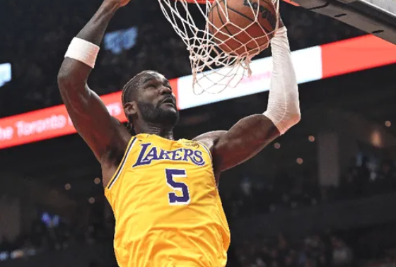 雷迪克：艾顿膝盖影像检查无碍，应该在全明星赛后就能复出