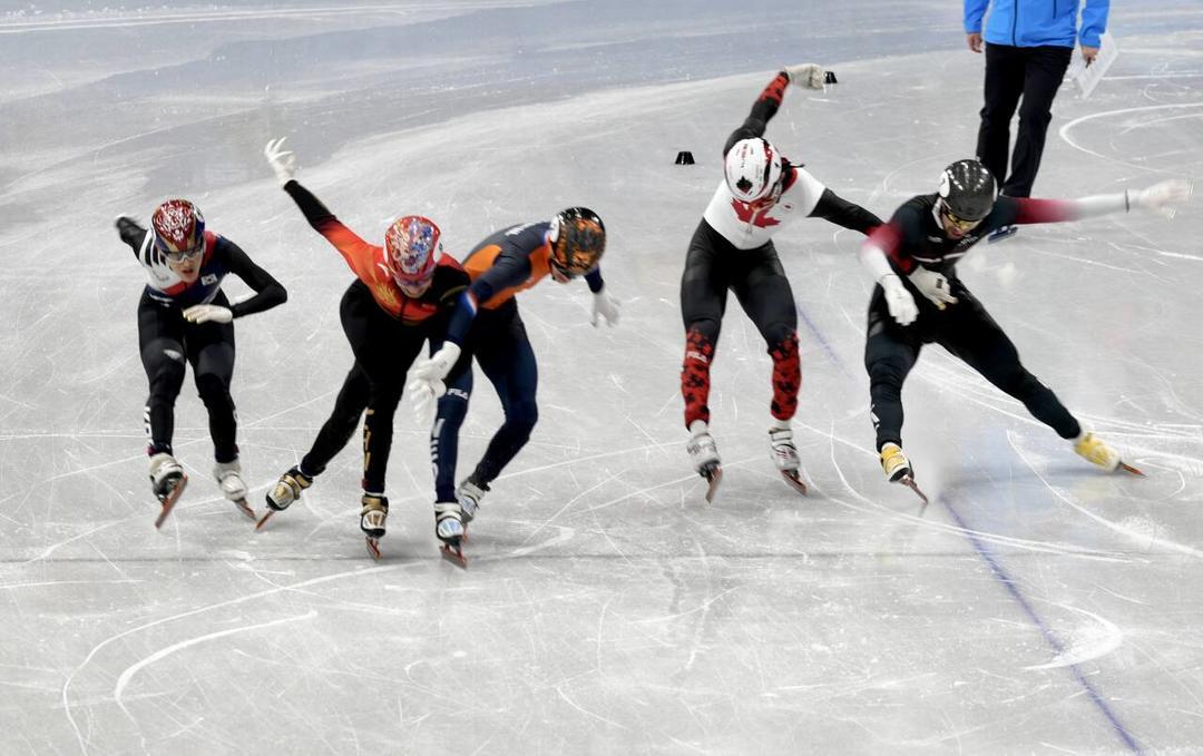 组图|冠亚仅在一刀之差!米兰冬奥会孙龙以0.028秒之差惜败摘银