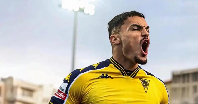 中超4队“暗战”外援中卫！山东泰山遭暗讽：影响成绩也影响面子