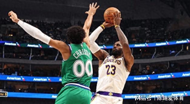 末节逆转15分!东契奇创历史纪录,詹皇17+8,状元20中7