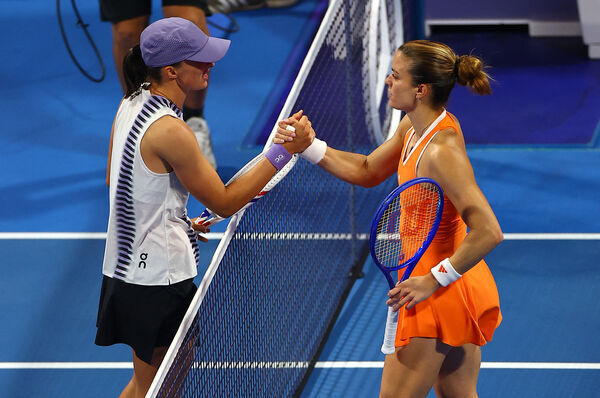 萨卡里上演超级大逆转！力退世界第2斯瓦泰克，重回巅峰