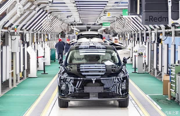 岚图汽车官宣即将在港股上市 明年将推出4款新车