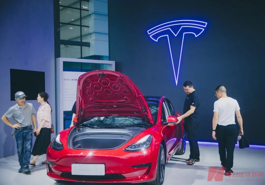 7年低息超长贷来了,特斯拉推出后,小米、理想、小鹏等迅速跟进,二手车商也跟风免息,直呼“逃不过比价”