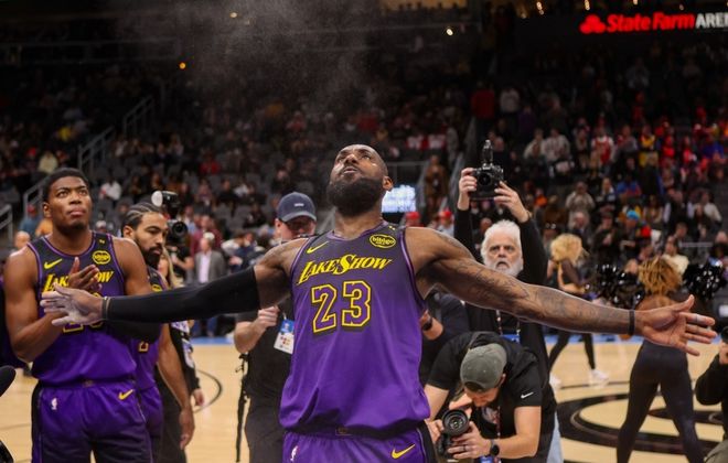 詹姆斯是NBA史上20分三双最老球员！