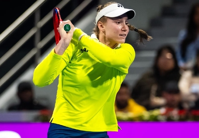 1-2！新科澳网冠军救3赛点，一夜连爆两大冷门，前二种子出局+4强诞生