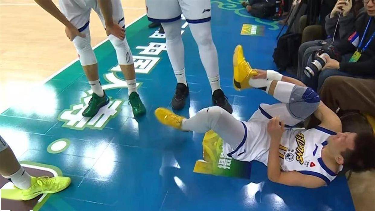 男篮动态!二月十日晚上，传来广东队、CBA俱乐部杯新消息!