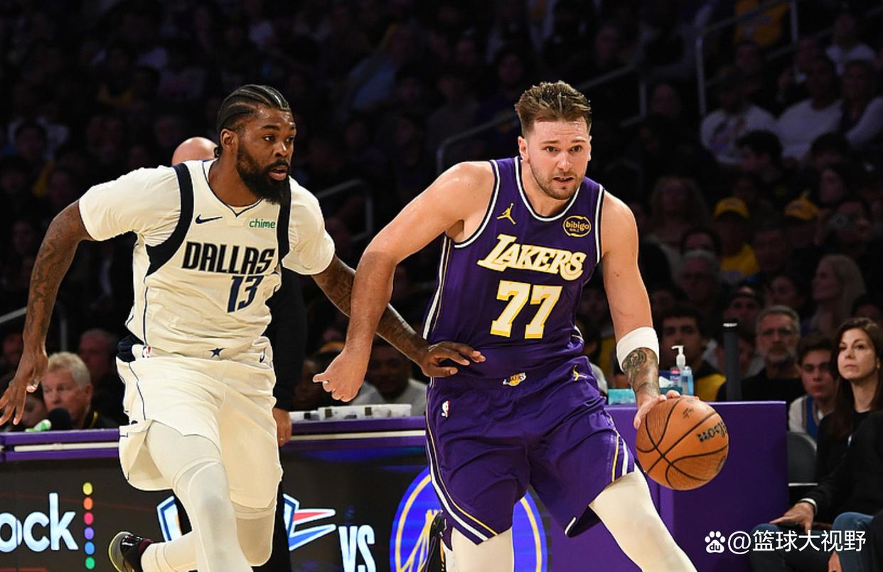 湖人129-119击败独行侠!东契奇创54年纪录,里夫斯效率爆棚,詹姆斯延续79年纪录