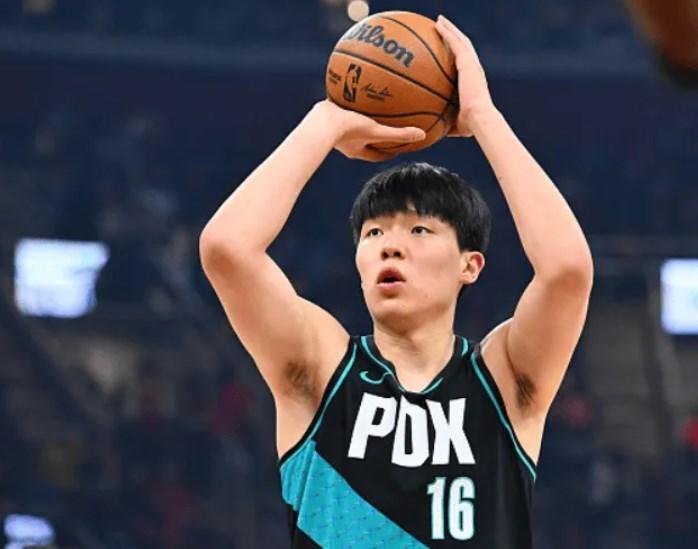 杨瀚森全场出战3分钟，投篮1中0，罚球2中2得到2分