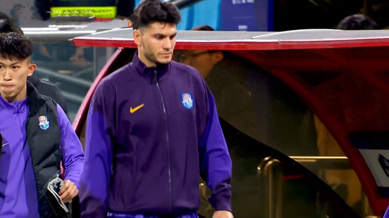 于根伟极限操作，津门虎签西班牙后腰替10号 到队开练 中甲门将加盟