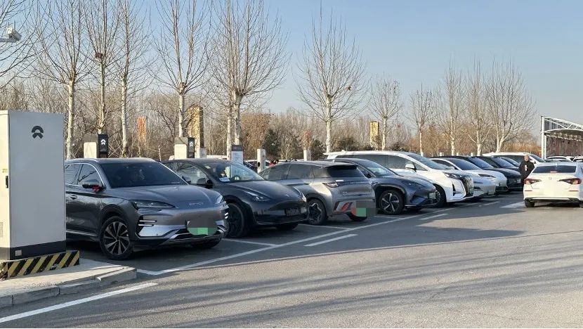 电厂| 在这个春节,新能源车主依然困在高速充电队伍中