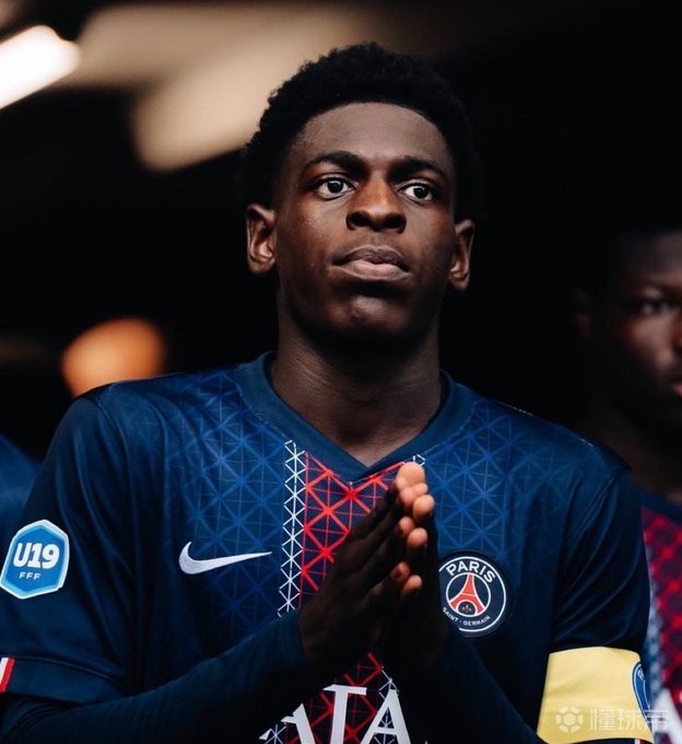 每体:巴黎青训后卫恩兰杜被经纪人推荐给巴萨,拜仁对他有意_PP视频体育频道