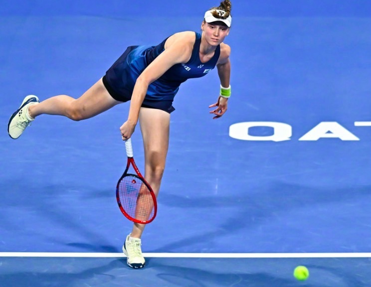 3天内连赢郑钦文王欣瑜！世界第3爆冷不敌19岁新星：9连胜被终结