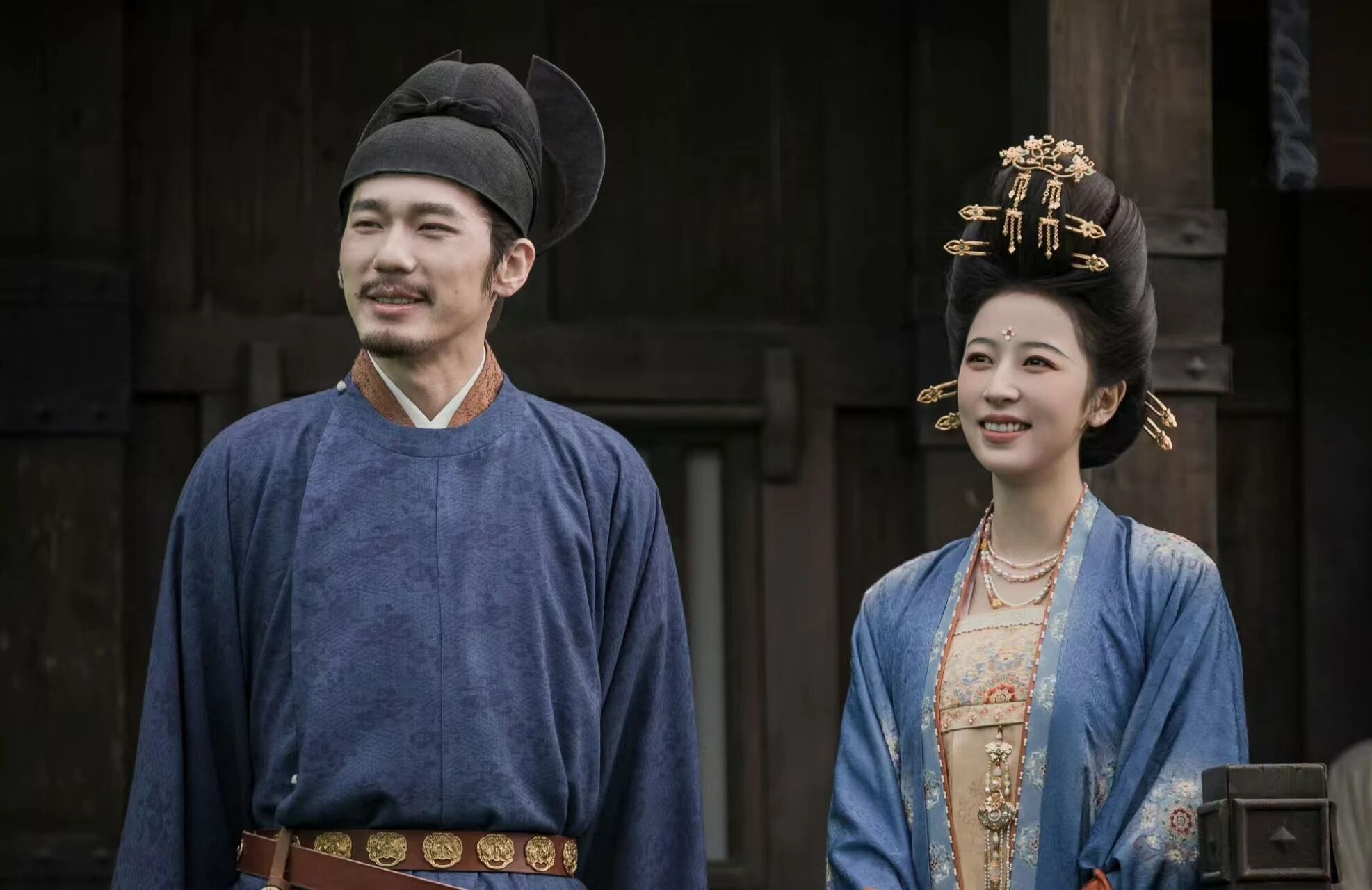 《太平年》大结局,朱亚文发文感谢观众共创!钱弘俶厉害,赵匡胤更了不起