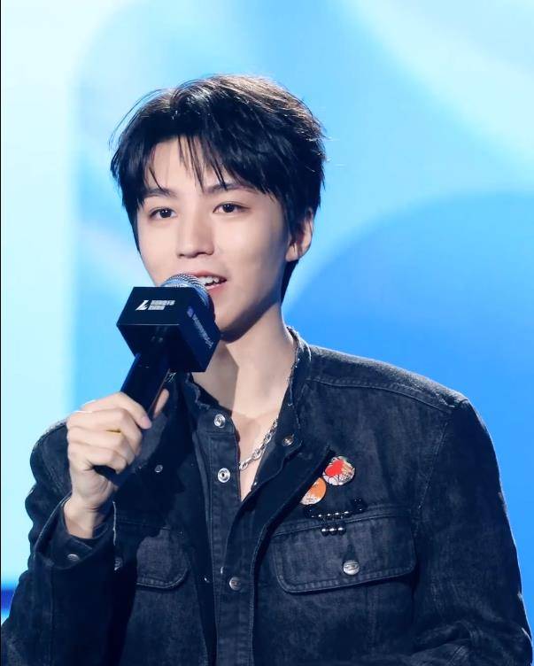 原创 王俊凯现场表示“想和杰伦哥切磋游戏”，周杰伦的问候惊喜出现