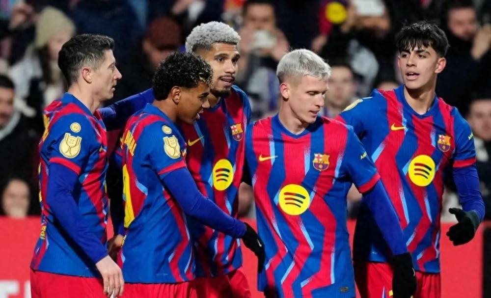 险胜黑马!巴萨2-1淘汰皇马克星,亚马尔4场4球封神稳进国王杯4强