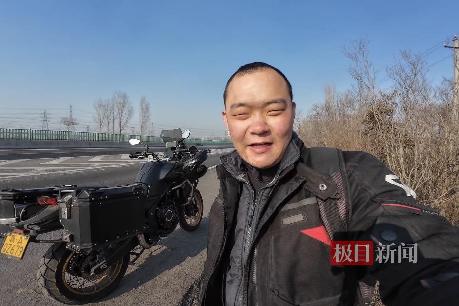 22岁小伙从昆明骑摩托车回石家庄过年，全程2300公里历时39小时，一度遭遇失温风险，未来计划环中国骑行