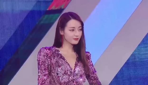 回顾热巴19年极挑舞台《撑腰》