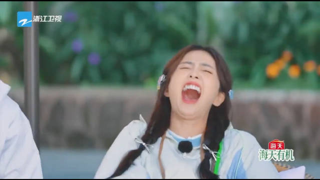 白鹿：给我笑拥了，鹿：每次上完厕所都会 沙：打个饱嗝儿！？还有这习惯呢