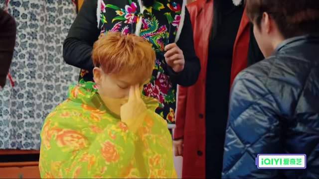 黄子韬游戏连败给刘耀文磕三个头