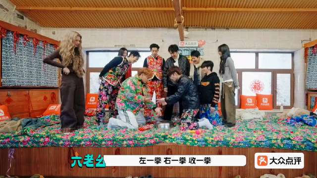 过年了过年了！也是看到黄子韬刘耀文互相磕头了‍♂️磕着磕着就燃起来了