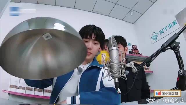 焉栩嘉跳跳糖吃播秀，声音一出周洁琼秒答对，满满的童年回忆