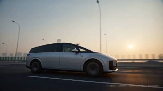 Seedance2.0制作理想汽车AI视频，质感超Sora但存内饰穿帮